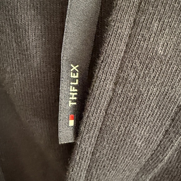 Men's Tommy Hilfiger FLX Navy Button-Down Shirt - Picture 2 of 9